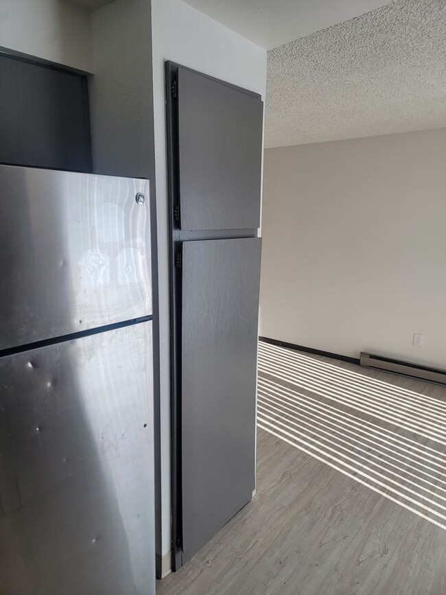 Building Photo - 10512 E Augusta Ave