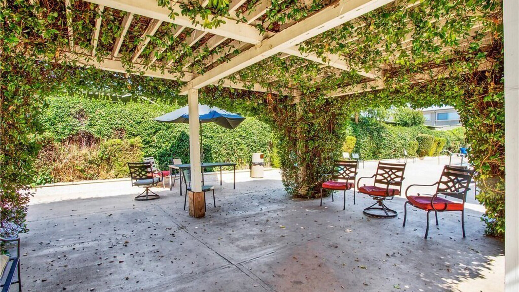 Building Photo - 20235 Cohasset St