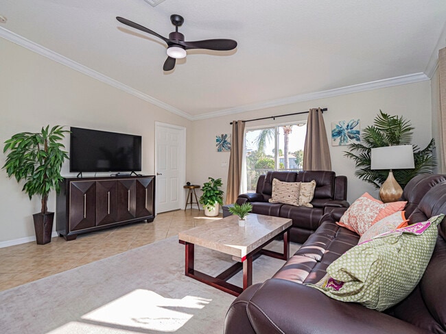 Building Photo - 5520 45th Ave