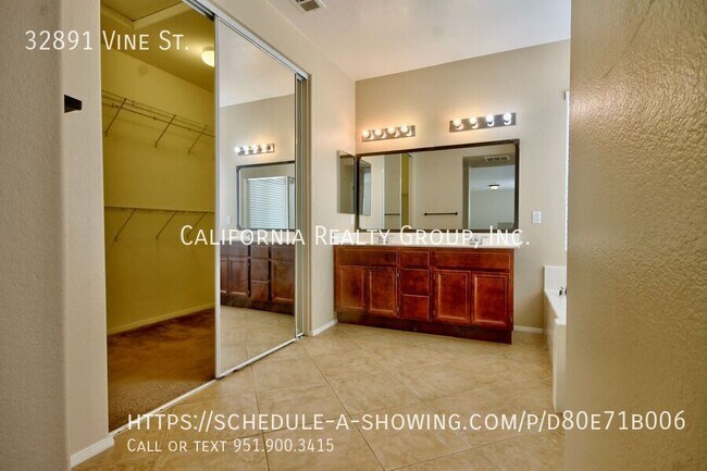 Building Photo - 32891 Vine St