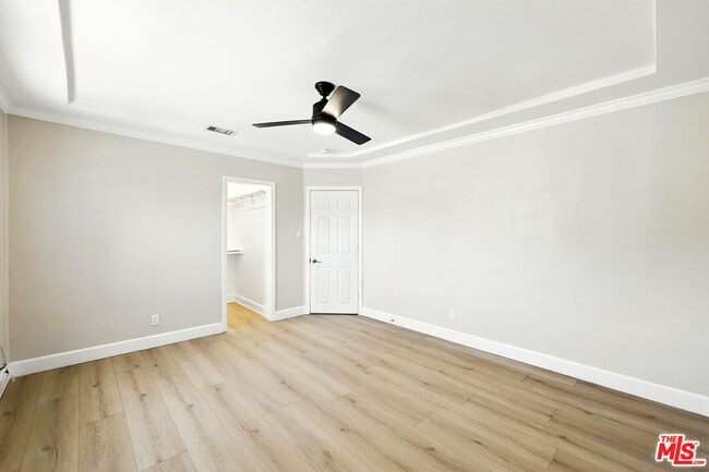 Building Photo - 8853 S Halldale Ave