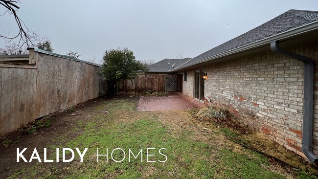 Building Photo - 12510 Maple Ridge Rd