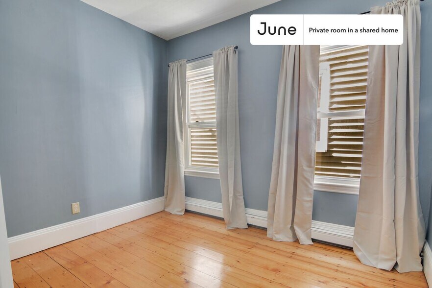 Building Photo - Room in Shared 4 bed/1 bath home in Polish Triangle