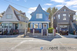 Building Photo - 2 br, 1 bath Triplex - 3827 West St, Oakla...