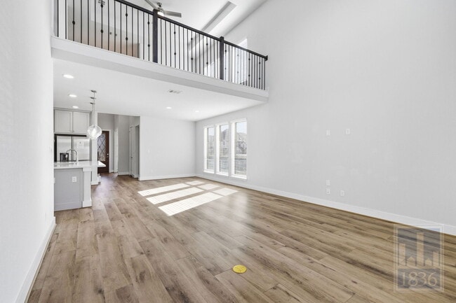 Building Photo - 216 Monrovia Wy