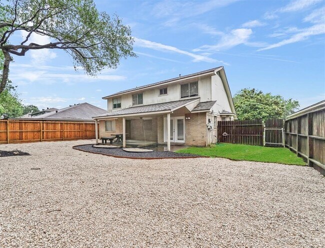 Building Photo - 23227 Timberbrook Dr