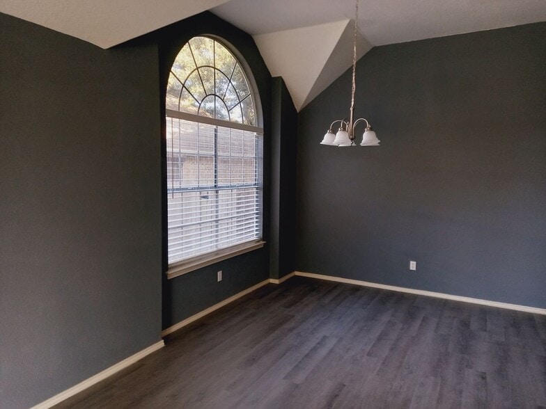 Building Photo - 2018 Old Ml Rd