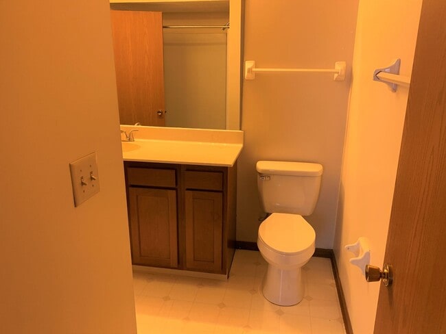 Building Photo - 5852 Aqua Bay Dr