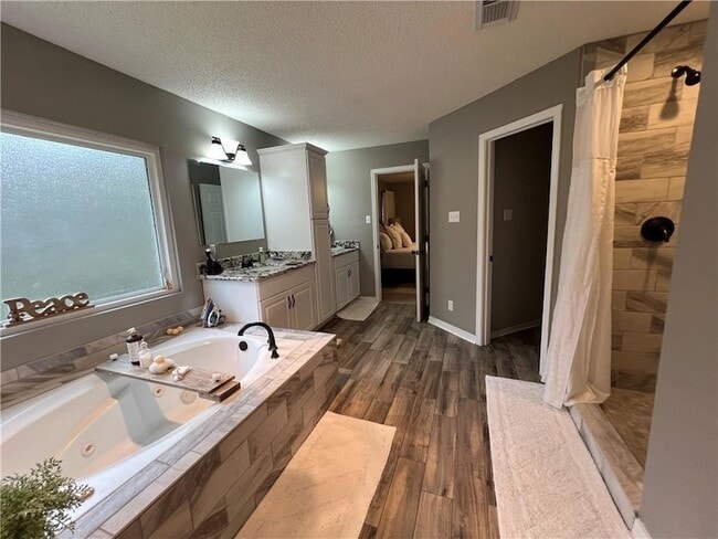 Building Photo - 584 Jack Dr