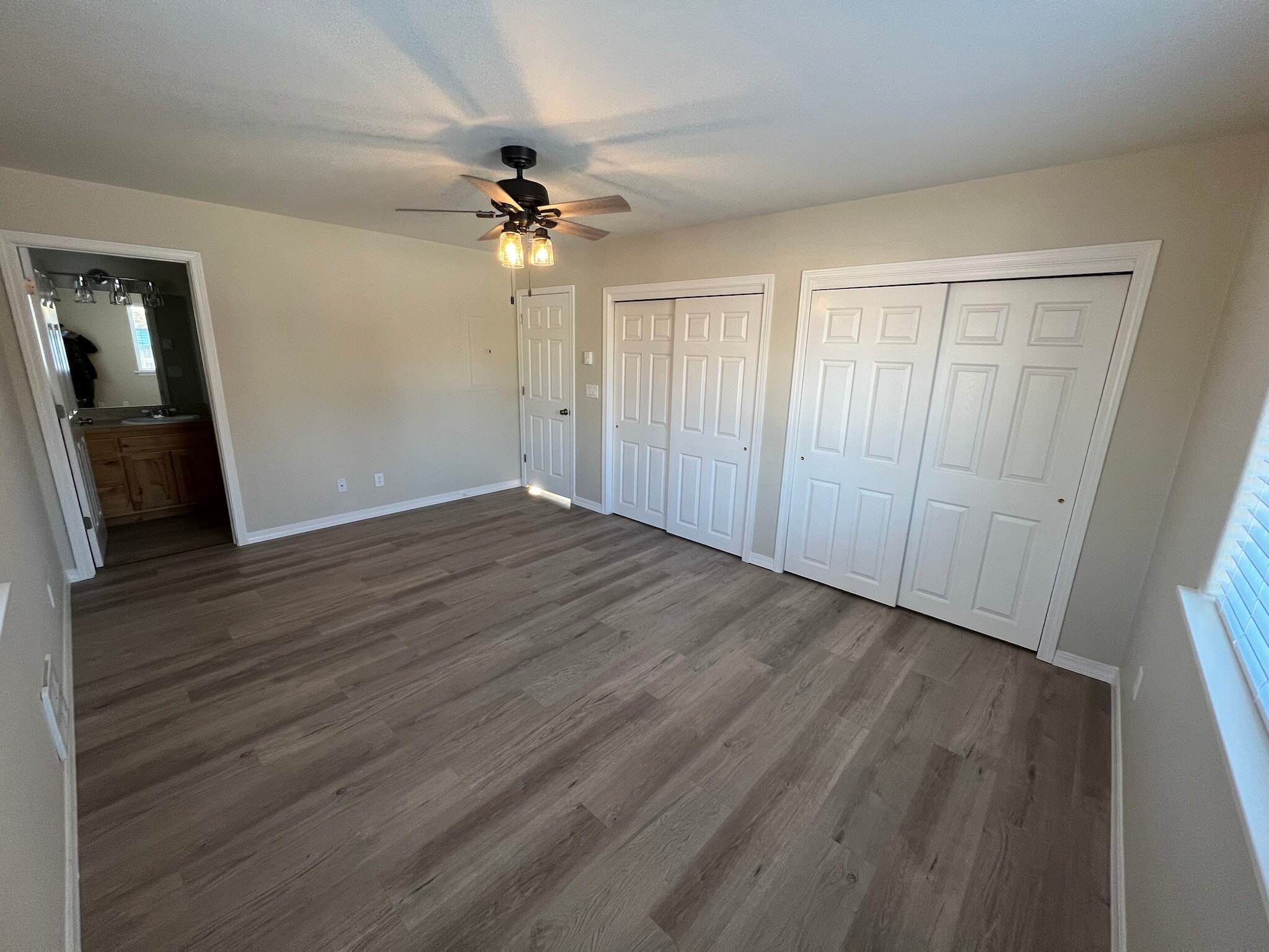 Building Photo - 288 Doran Ln