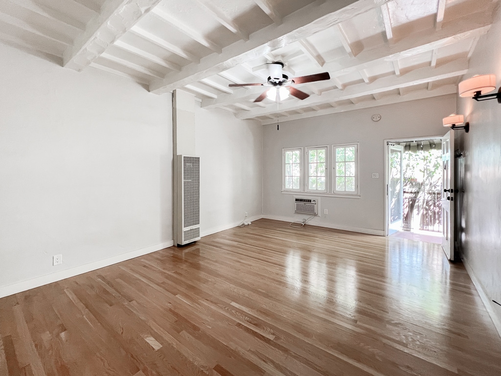 Building Photo - 10865 Fruitland Dr