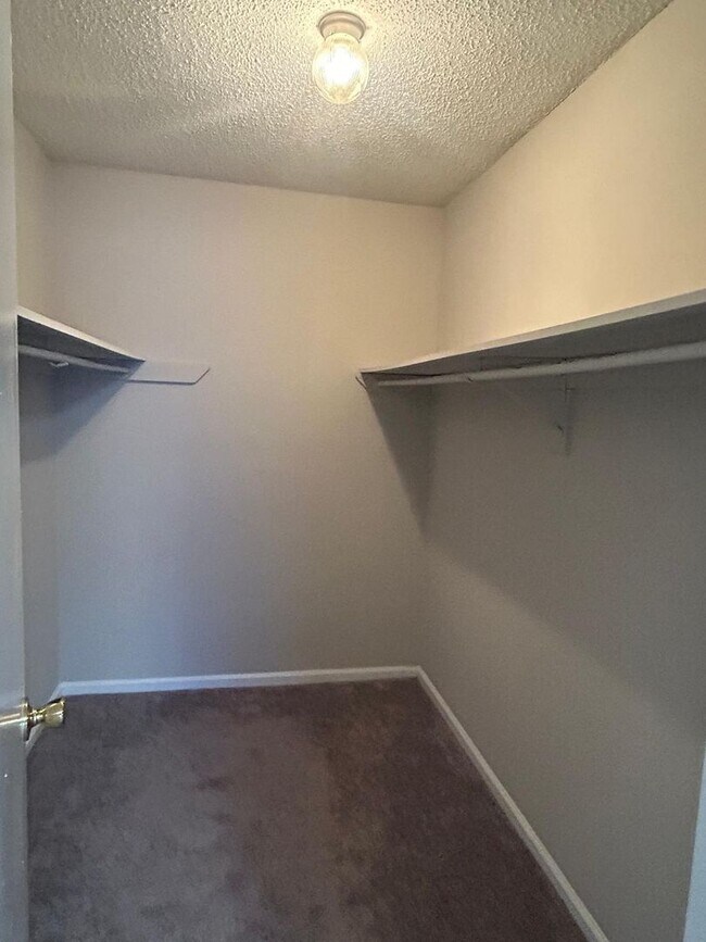 Building Photo - Modern Comfort & Convenience at Westfield Gardens Lexington - 353A