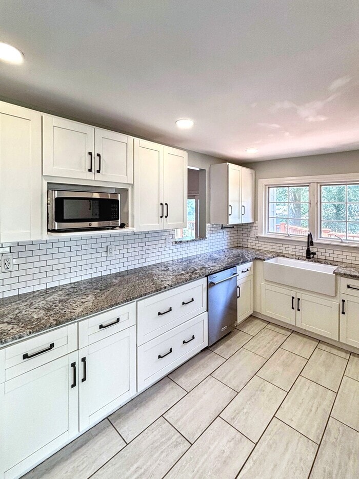 Building Photo - 813 Big Bend Woods Dr