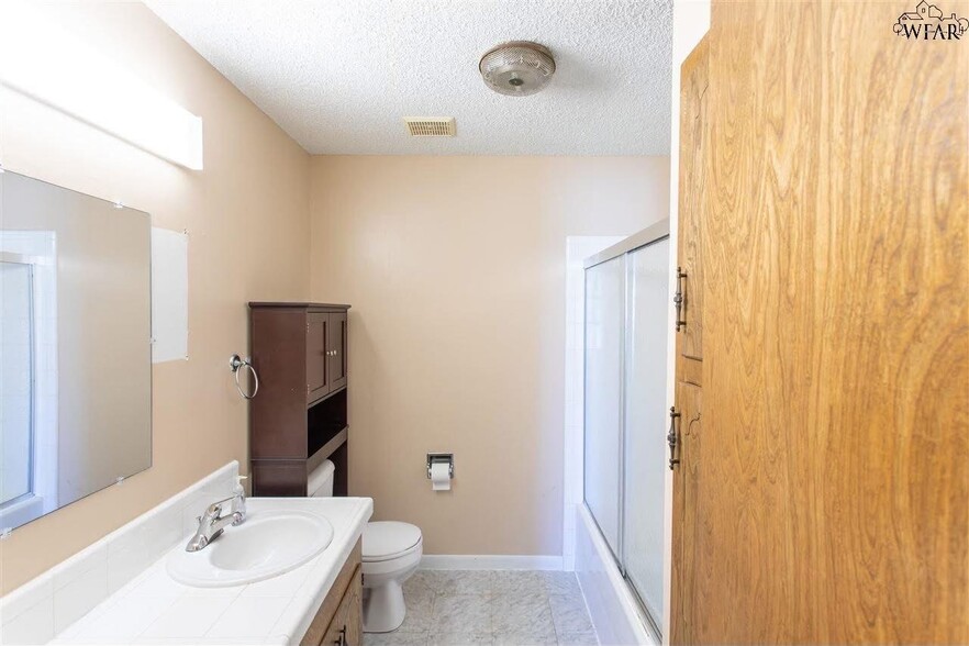 Building Photo - 8 Chanute Cir