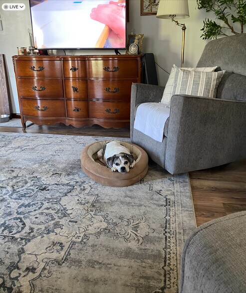 Building Photo - 1420 3rd Ave