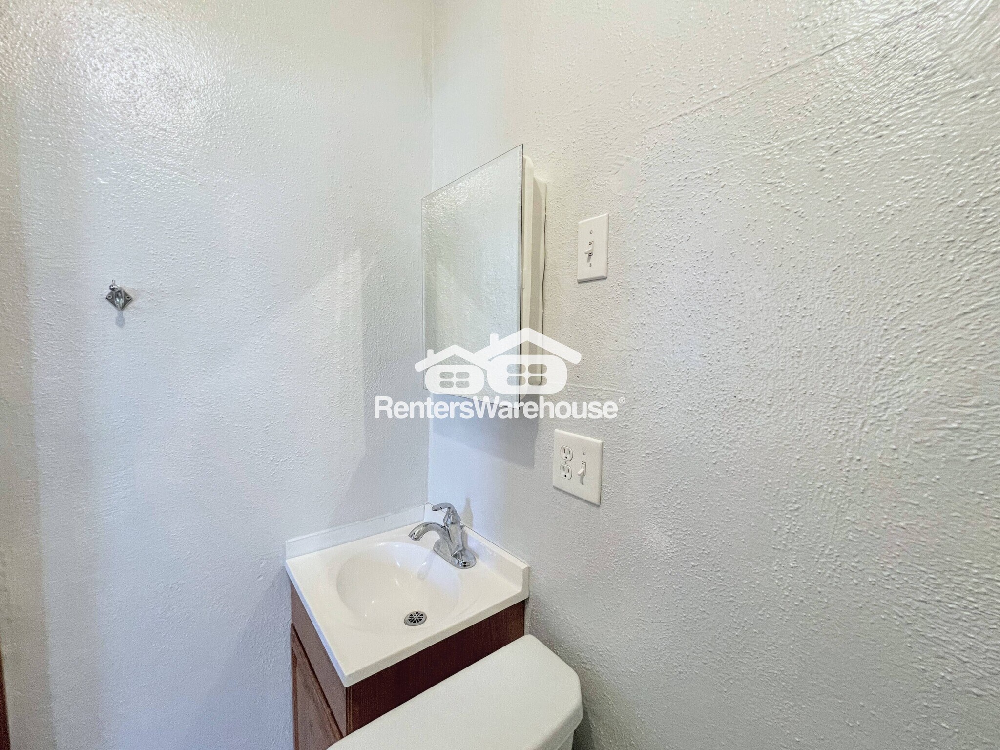 Building Photo - 712 Woodstock Rd