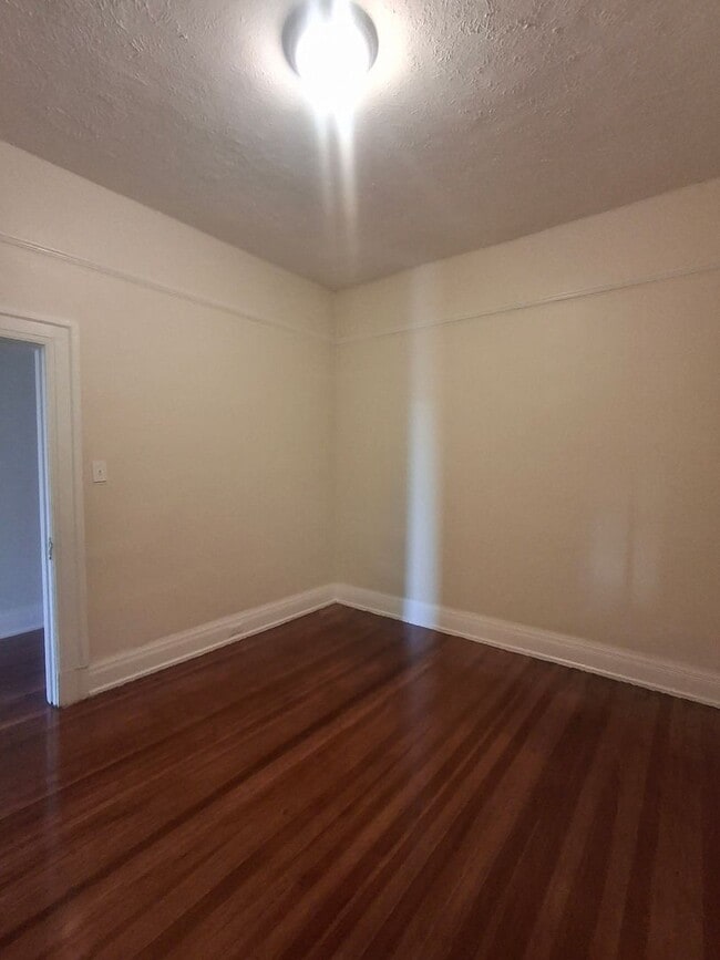 Building Photo - Historic district apartment home available...