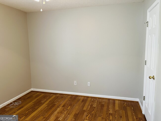 Building Photo - 155 Woodstream Wy