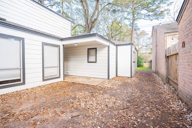 Building Photo - 13314 Ravensway Dr