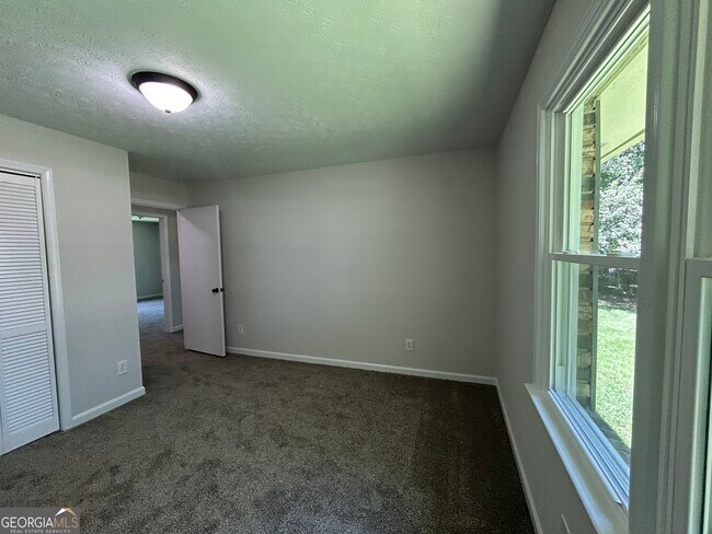 Building Photo - 488 Dogwood Trail