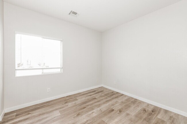 Building Photo - 1408 Logan Valley Ln