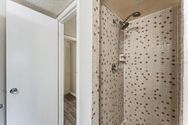 Building Photo - 6332 Newtown Cir