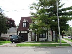 Building Photo - 241