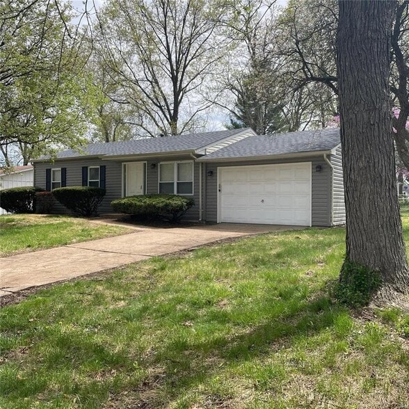 Building Photo - 12370 Pinta Dr