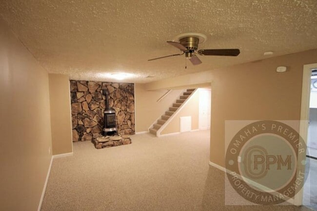 Building Photo - 3Bd/2Ba near 84th & I-80