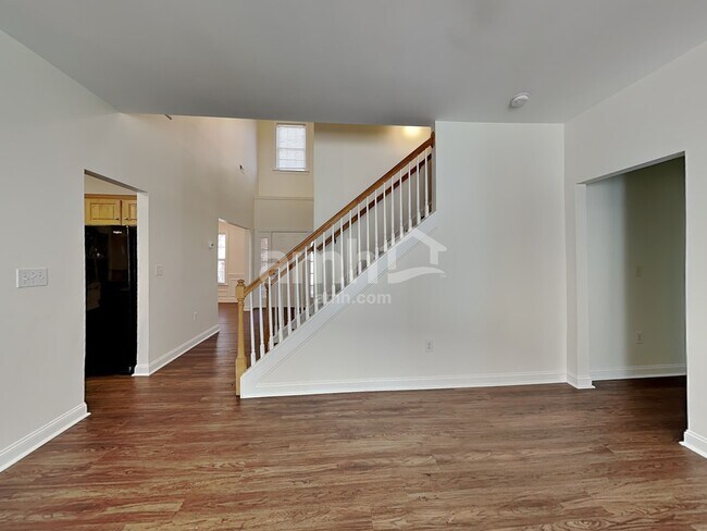 Building Photo - 2003 Monaco Ct