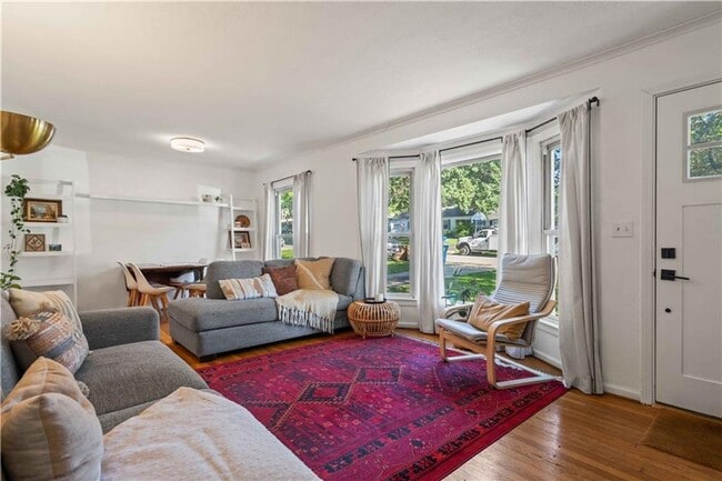Building Photo - Charming Prairie Village Ranch + Designer ...
