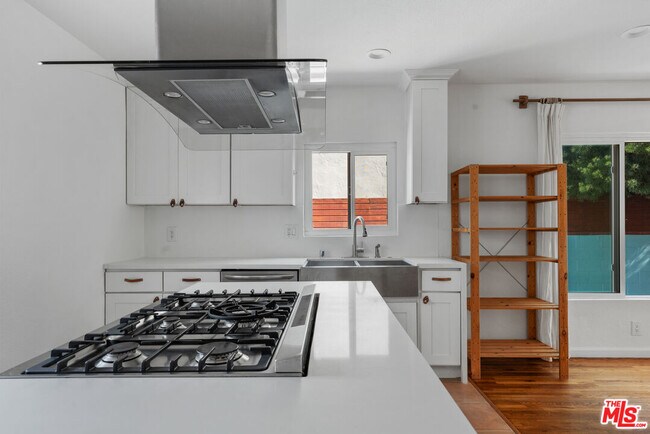 Building Photo - 4031 Edenhurst Ave