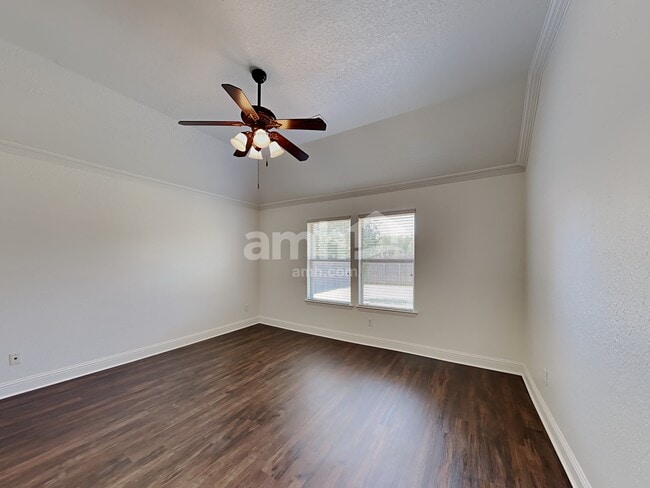 Building Photo - 337 Stanley Dr