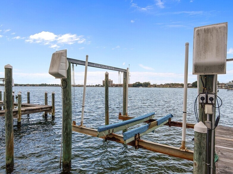 Building Photo - 2396 Palm Harbor Dr