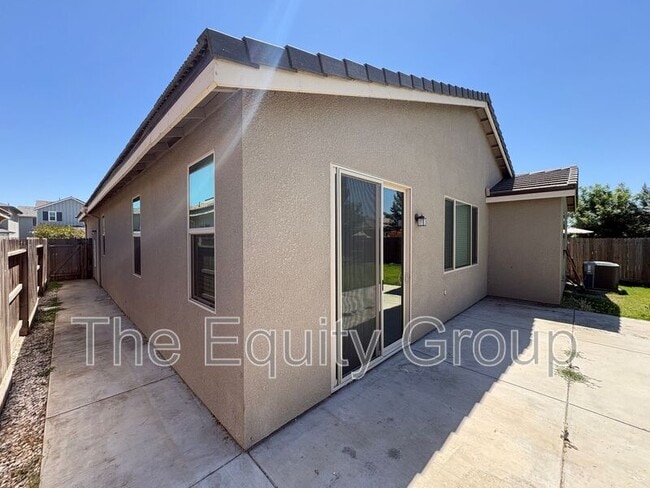 Building Photo - 918 W Sedona Ave