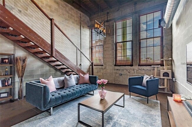 Building Photo - 2001 E 2nd Ave