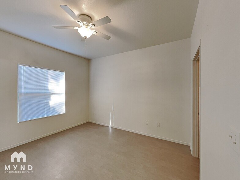 Building Photo - 9620 W Russell Rd