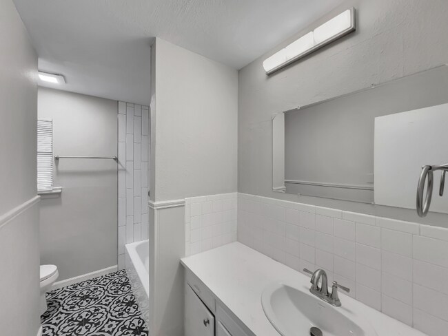 Building Photo - 5429 42nd St