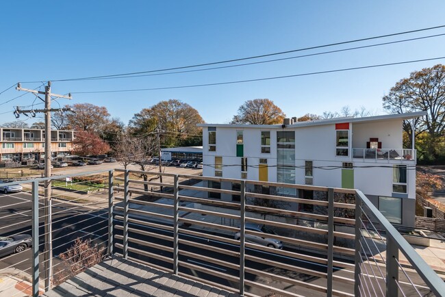 Building Photo - Bright, Airy Condo in Downtown Durham!