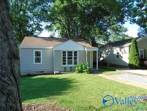 Building Photo - 1423 Stevens Ave NE