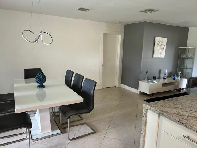 Building Photo - 2400 SW 86th Ave