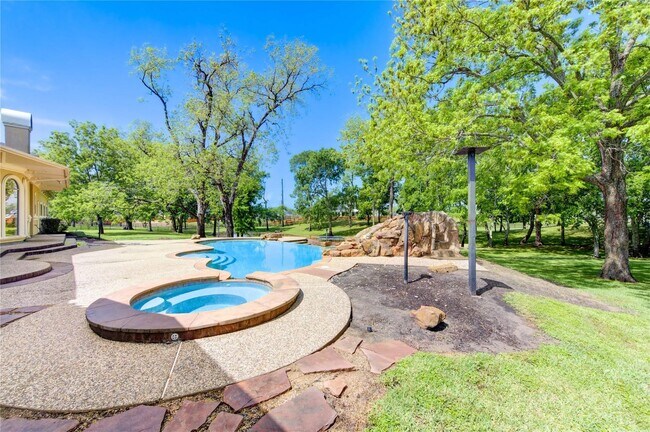 Building Photo - 4011 Westerdale Dr