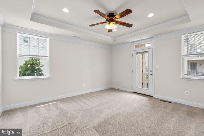Building Photo - 7131 Beaumont Place