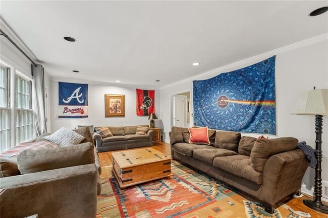 Building Photo - 2986 Mornington Dr NW