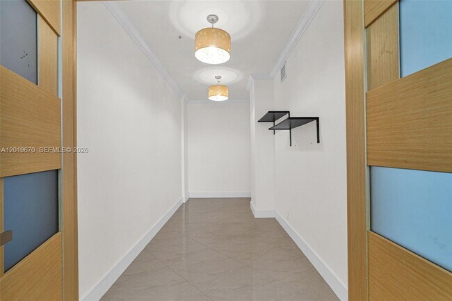 Building Photo - 3001 S Ocean Dr