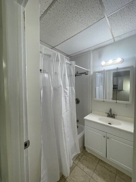 Building Photo - 1072 Ellicott St