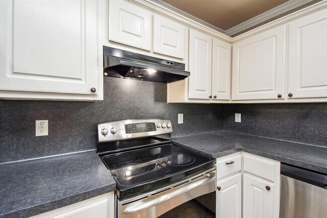 Building Photo - 6902 Manor Terrace Ln