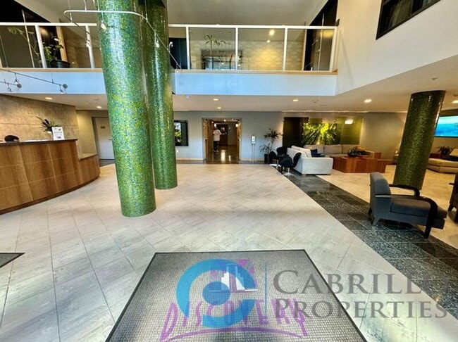 Building Photo - 850 Beech St