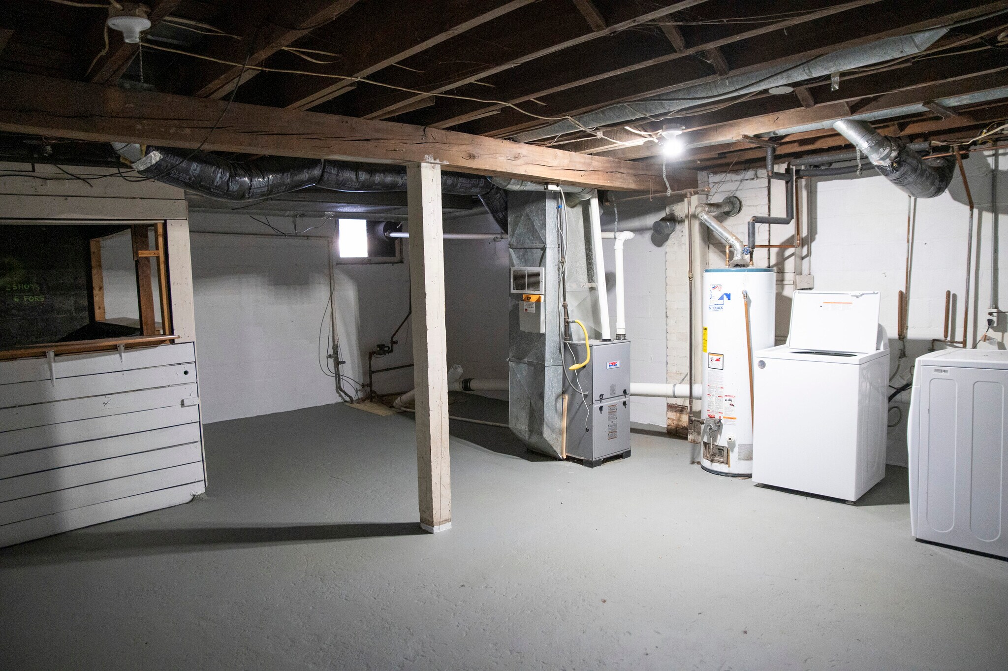 Building Photo - 609 5th Ave