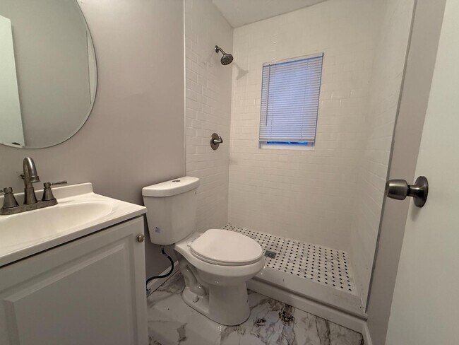 Building Photo - 4012 E 30th St